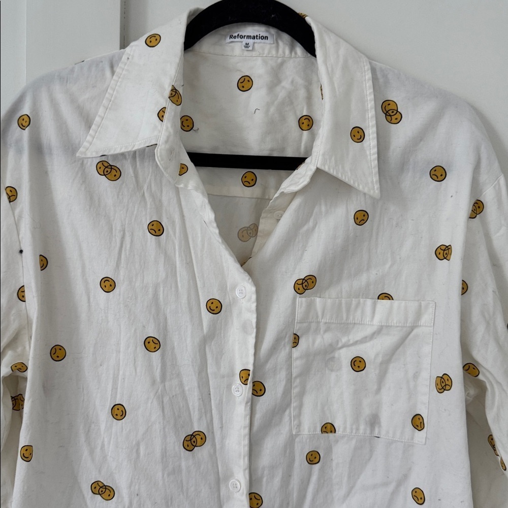 Reformation Will Smiley Button Front Shirt Size M - Picture 4 of 9